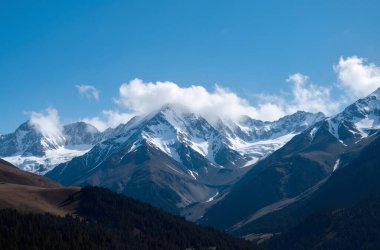 Dağların güzel manzarası