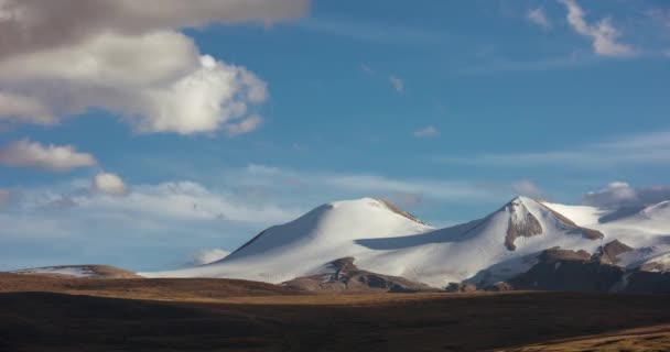 4 k βουνό timelapse με σύννεφα — Αρχείο Βίντεο