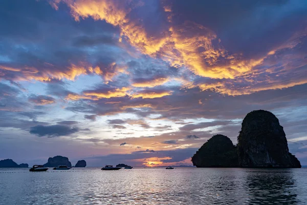 Beautiful sea sunset cloudy sky Thailand Railay — Stock Photo, Image