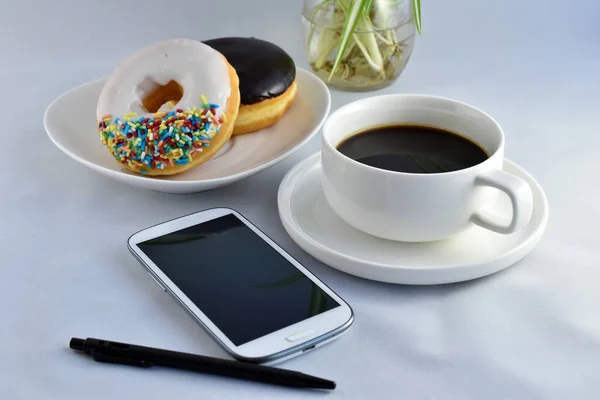 Çörek ve kahve sabah zaman