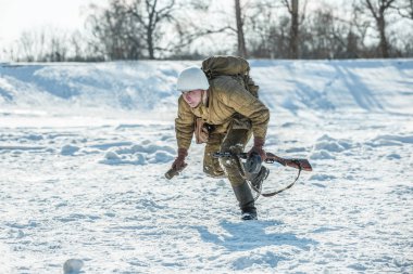Rusya Federasyonu, Pskov bölgesinde, Velikiye Luki - 23 Şubat 2018: askeri tarihi canlandırma Feat Alexander Matrosov