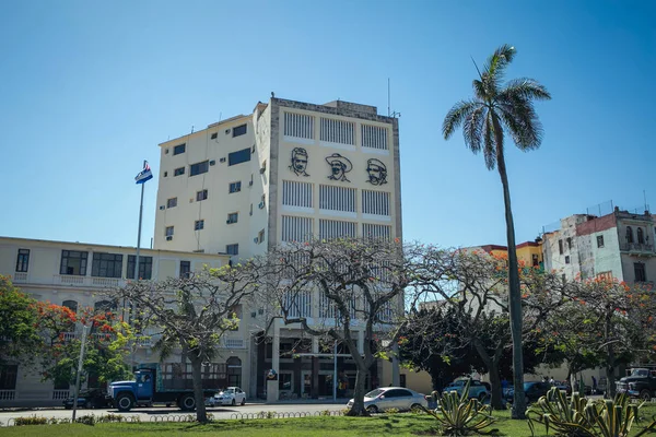 Habana Cuba Mayo 2017 Edificio Centro Habana Con Retratos Del — Foto de Stock