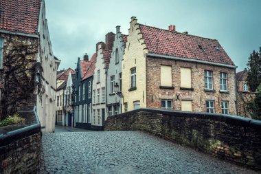 Belçika, Brugge - 01 Ocak 2018: Brugge, kanal