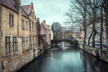 Belçika, Brugge - 01 Ocak 2018: Brugge, kanal