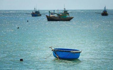 Geleneksel balıkçı teknesi Vietnam