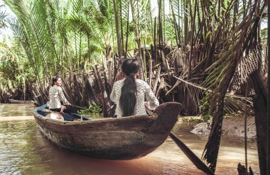 Vietnam, Mekong - 12 Kasım 2017: Mekong nehri yakınlarında Vietnam geleneksel tekneleri