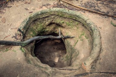 Giriş bir tünel - cu chi tünelleri, vietnam
