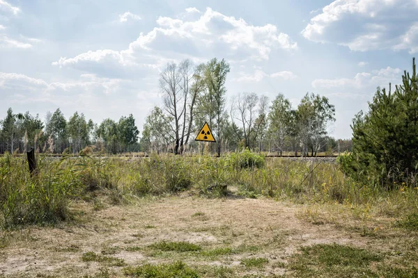 Strahlenschild Auf Einem Friedhof Der Verlassenen Stadt Pripjat Der Sperrzone — Stockfoto