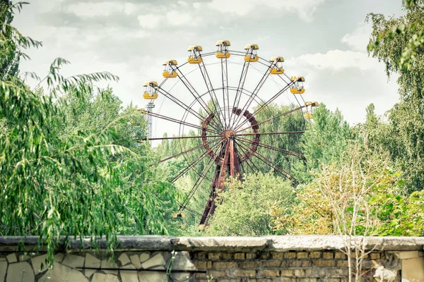 Pripyat Çernobil Bölgesi Ndeki Terk Edilmiş Dönme Dolap Lunaparkı — Stok fotoğraf