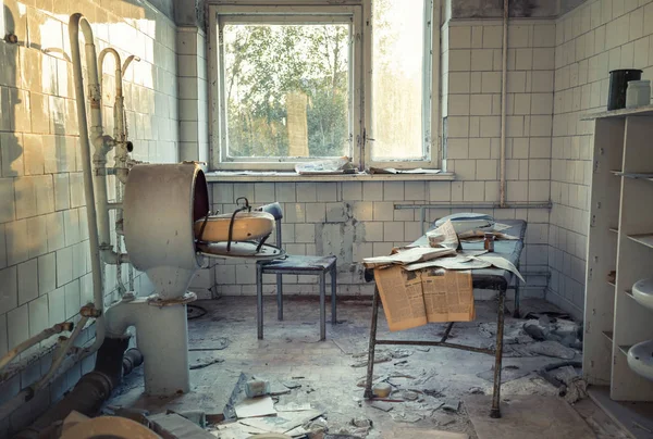Ucrania Pripyat Agosto 2017 Equipos Rotos Abandonados Unidad Sanitaria Médica — Foto de Stock
