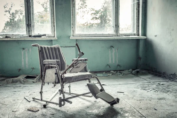 Silla Ruedas Rota Unidad Sanitaria Médica Abandonada Número 126 Pripyat — Foto de Stock