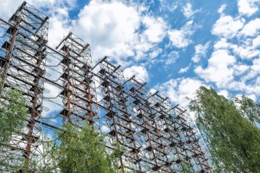Duga - Çernobil yabancılaşma bölgesinde eski Sovyet over-the-horizon radar sistemi