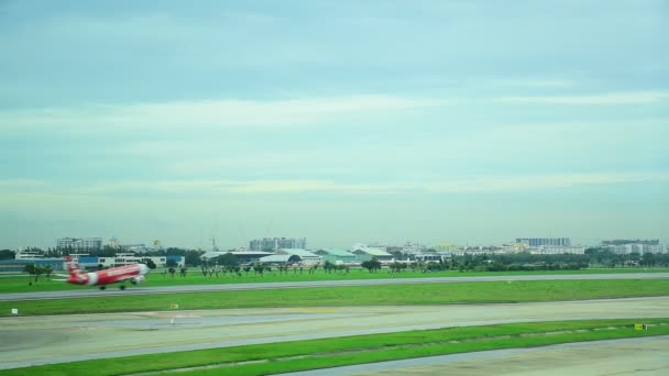 Bangkok Tailandia Aug 2019 Taxi Avión Pista Del Aeropuerto Día — Vídeos de Stock