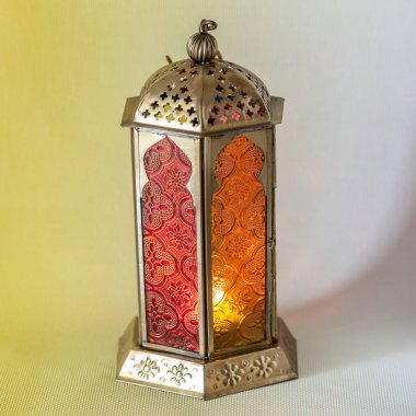 Ramazan Kareem. Geleneksel Arap fenermetin için boşluk ile Ramazan kutsal ay kutlamak için aydınlandı