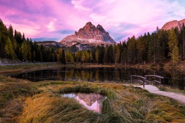 Lake Antorno, üç Lavaredo doruklarına, Lake Antorno ve Tre Cime di Lavaredo, Dolomites, İtalya