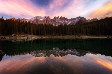 Carezza lake, Dolomites, İtalya, Europe güzel gün batımı