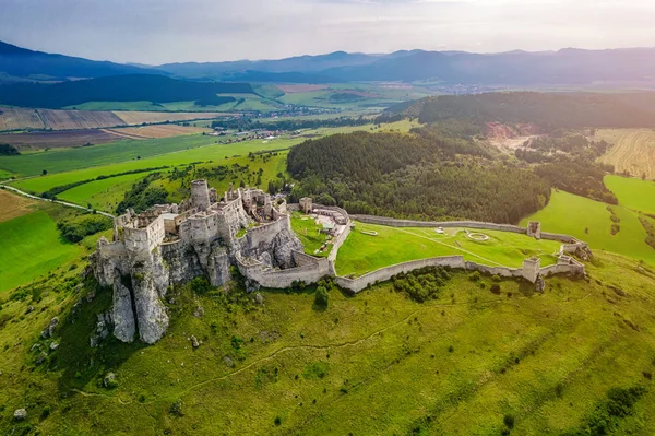 Spiss castle Luftaufnahme aus der Drohne, UNESCO-Weltkulturerbe, größte mich — Stockfoto