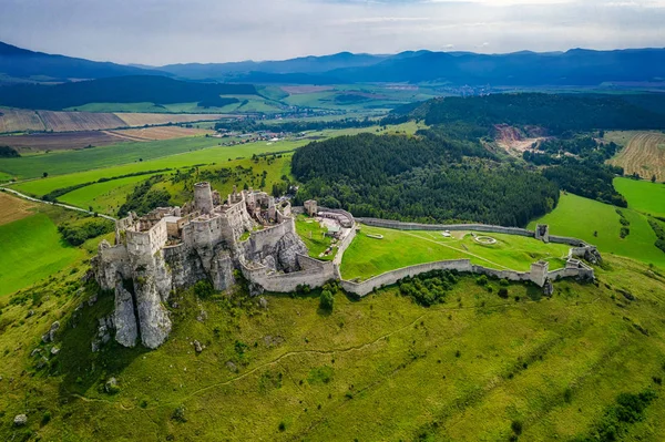 Drone'dan Spiss kalesi havadan görünümü, UNESCO mirası, en büyük ben