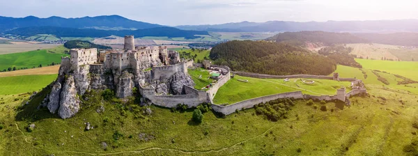 Luftaufnahme der Burg Spisky hrad, UNESCO Welterbe — Stockfoto