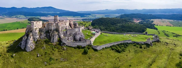 Luftaufnahme der Burg Spisky hrad, UNESCO Welterbe — Stockfoto