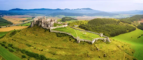 Widok z lotu ptaka na zamek Spiss (spiski hrad), dziedzictwo UNESCO Obraz Stockowy