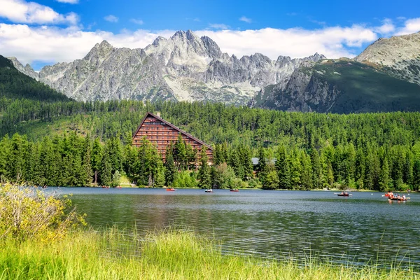 Górskie jeziora Szczyrbskie pleso w parku narodowym Tatry Wysokie, Slowacja Zdjęcia Stockowe bez tantiem