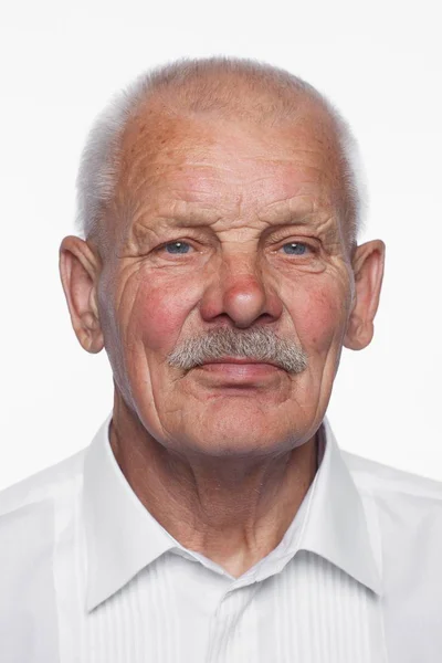 Portret Starego Brodaty Mężczyzna Pozowanie Studio Białym Tle — Zdjęcie stockowe