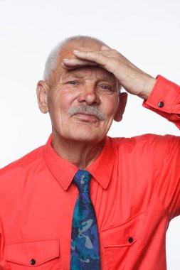 Eski komuta sizde closeup ciddi ifade portre