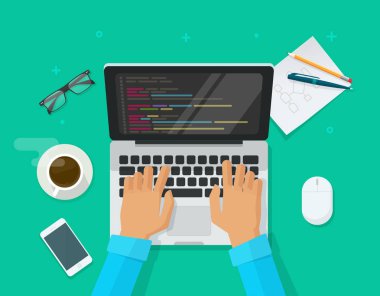 Çalışma masası dizüstü bilgisayarda kodlama programcı illüstrasyon, karikatür düz freelancer çalışan masaya oturan vektör ve programlama kodu PC, web geliştirici tablo üstten görünüm clipart