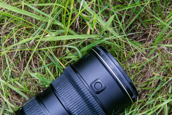 Çim sahada açık havada doğa fotoğraf ekipmanı