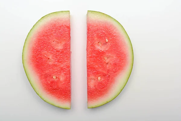 Arbuz Białym Tle Pokrojone Kawałki Świeżego Melona — Zdjęcie stockowe