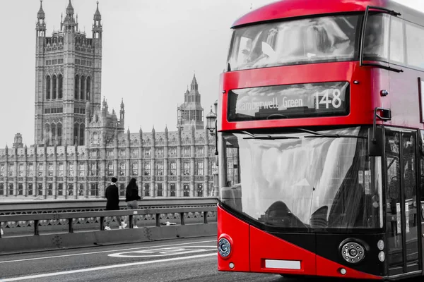 Autobus Czerwony Londyn Double Decker Bus Przechodzących Przez Westminster Bridge — Zdjęcie stockowe