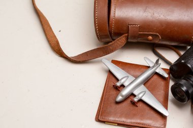 Vintage tarzı seyahat nesneleri hala hayatta, üst görünüm