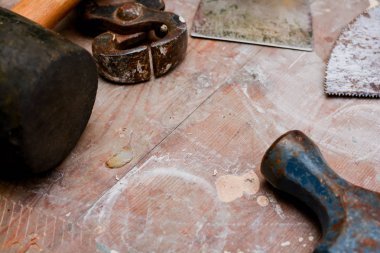 DIY iş araçları, bir tezgah üzerinde kullanılan araçlar