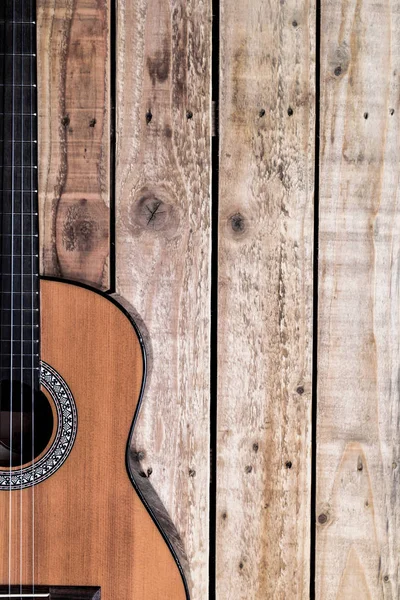Acoustic guitar on vintage style wood background. Copy space wit — Stock Photo, Image