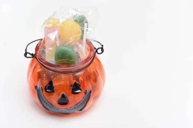 Hile ile Halloween kabak veya beyaz bir ba şeker tatlılar tedavi