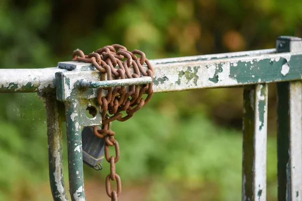 Metal Gate Closed Padlock Chain — Stock Photo, Image