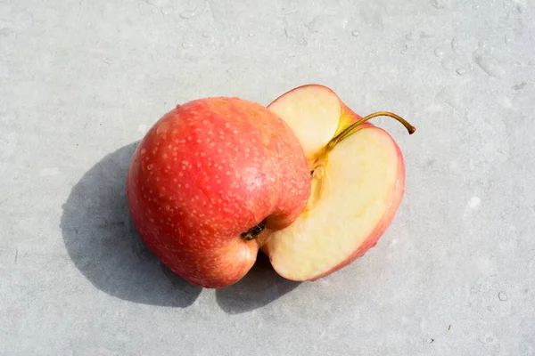 Découper Une Préparation Fruits Frais Pomme Dans Une Cuisine Sur — Photo