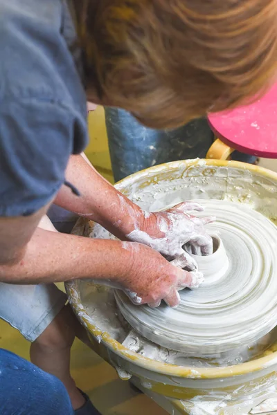 Kinderen Leren Aardewerk Maken Als Hobby Met Hun Grootmoeder Een — Stockfoto