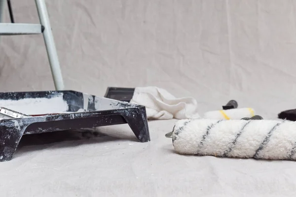 Painting and decorating tools for home improvement and diy projects