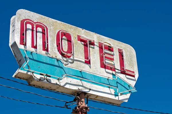 Starý, ročník motel znamení — Stock fotografie