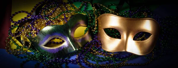 Mardi Gras μάσκες σε σκούρο φόντο — Φωτογραφία Αρχείου