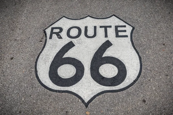 Den berömda Route 66 målade på vägen — Stockfoto