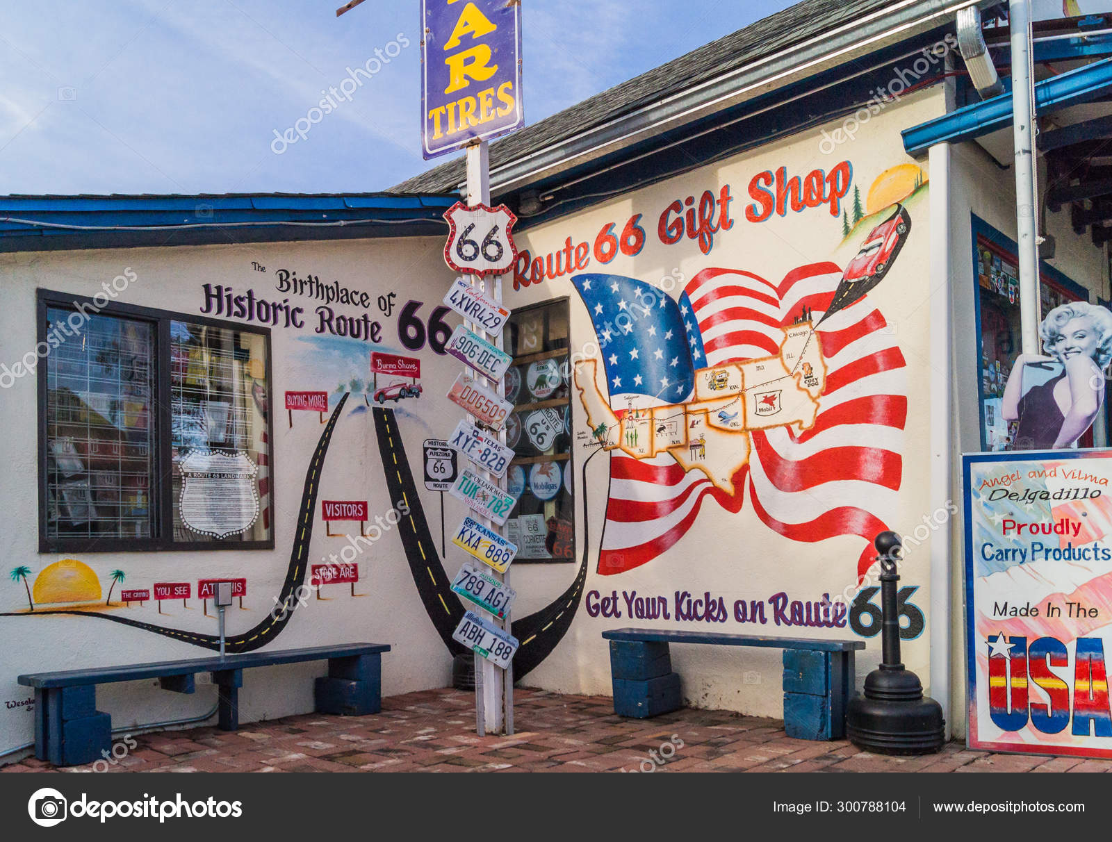 A Vintage Decorations In The Route 66 Arizona Usa Stock
