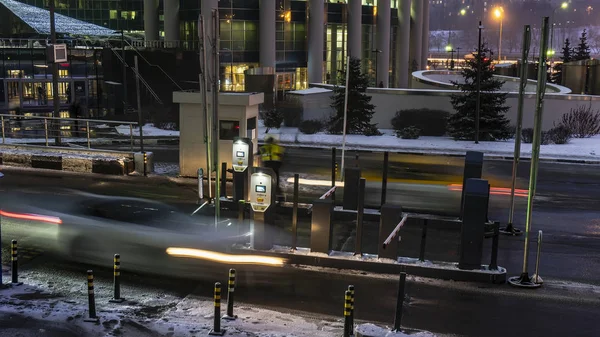 Sonunda iş merkezinde ücretli otopark giriş ve çıkış