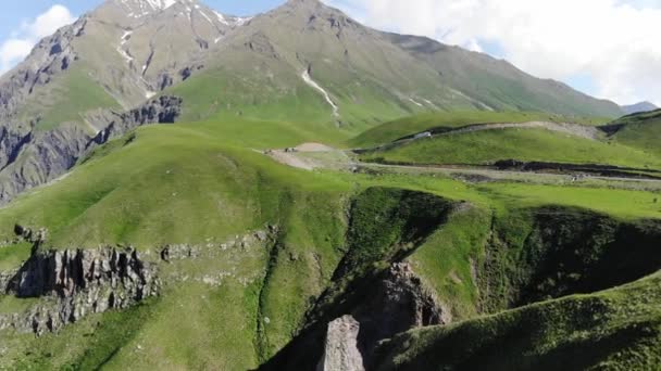 Paysage incroyable de collines forestières tournage vidéo avec Copter. Vue aérienne. 4K — Video