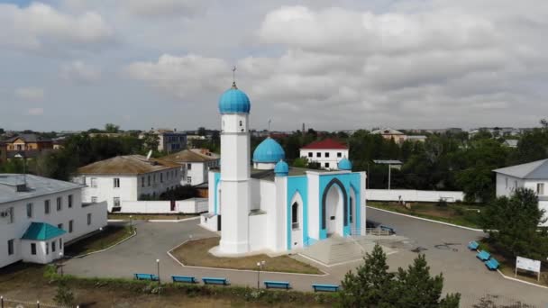 4k Vista aérea de una mezquita musulmana. Arquitectura. Religión — Vídeo de stock
