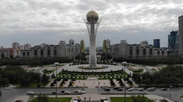 4k Il centro del piano generale della capitale, Astana. Veduta aerea della Bayterek Tower. Kazakistan — Video Stock