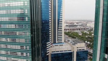 yüksek katlı bina, işçi bankacılık iş merkezi 4 k havadan görünümü.
