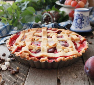 Ev yapımı Erik pasta, tart